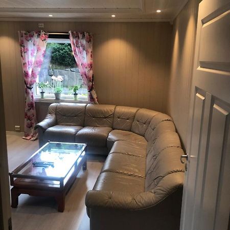 Apartmán Den Gule Huset Lyngdal Exteriér fotografie