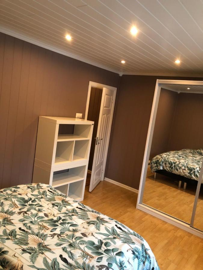 Apartmán Den Gule Huset Lyngdal Exteriér fotografie